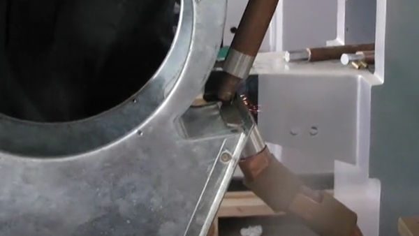 骏腾发教您如何应对中频点焊机过热现象的方法